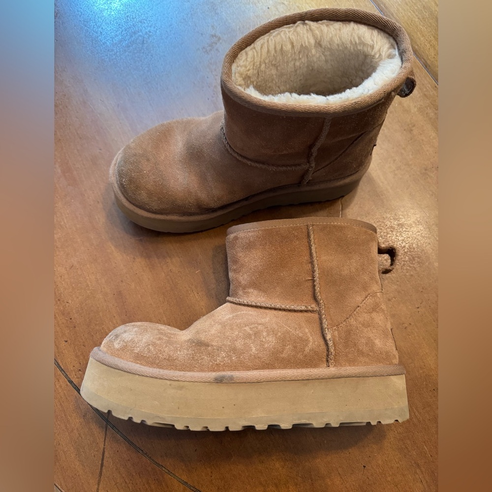 UGG - Girls Classic Mini Platform Suede